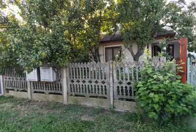 Casa ?i teren de vanzare - Ploiestiori