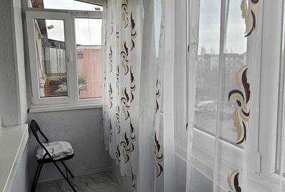 Apartament cu 3 camere semidecomandat în Micro 17 - 1