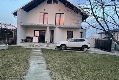 Casă cu 3 camere cu Teren 360 Mp în Central - 1