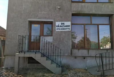 Casă cu 4 camere cu Teren 533 Mp în Nădlac - 2