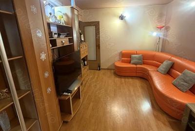 Apartament cu 3 camere decomandat în 9 Mai - 1