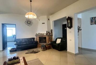 Casă cu 4 camere cu Teren 400 Mp în Central - 8
