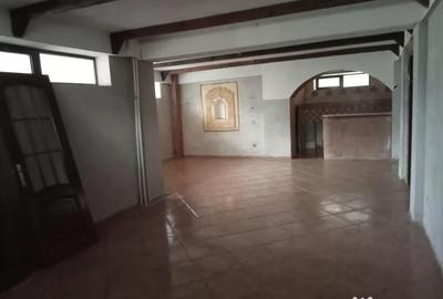 Casă cu 4 camere cu Teren 500 Mp în Bd. Coșbuc - 12