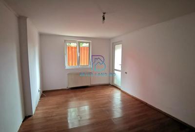 Soseaua  Chitilei, Crusovat, casa P+Pod, sup. 238mp, 9 camere - 3 apartamente - 9