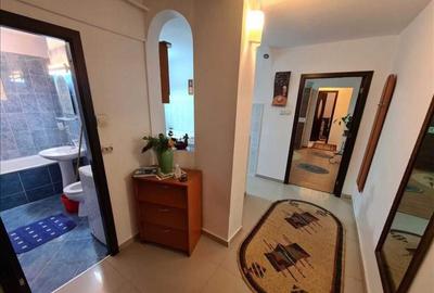 Apartament 3 camere, 2 bai Centrul Civic - 3