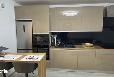 Apartament cu 3 camere semidecomandat în Lazaret - 2