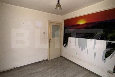 Apartament de vanzare, cu 3 camere, 43 mp, zona Dacia - 8