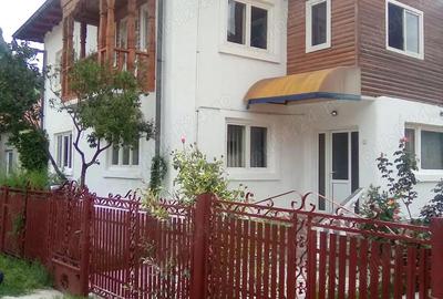 Casă cu 6 camere în Rucăr - 1
