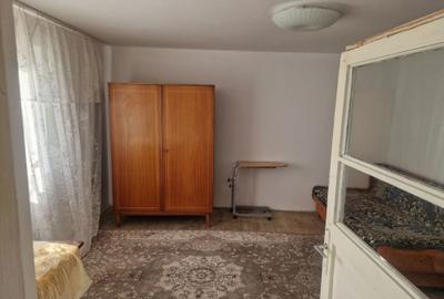 Casă cu 4 camere în Central - 2