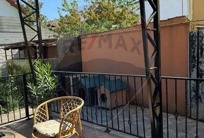 Casa / Vila cu 9 camere de vanzare in zona 1 Mai - 23