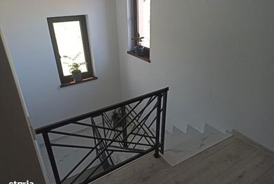 Casă cu 4 camere cu Teren 1500 Mp în Curtești - 4