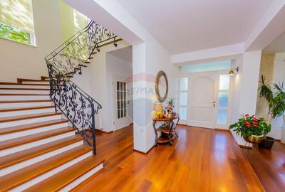 Casa eleganta in zona exclusivista, cu priveli?te d... - 10