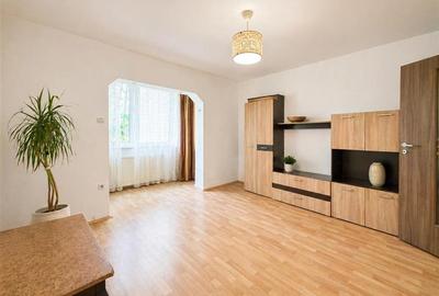 Apartament cu 3 camere semidecomandat în Dâmbu Pietros - 1