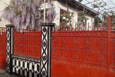 Casă cu 4 camere în Semicentral