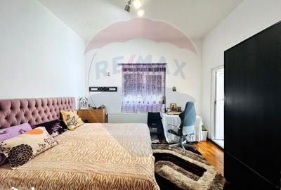 Casă cu 4 camere cu Teren 178 Mp în 13 Septembrie - 10