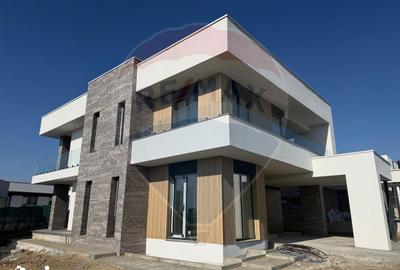 Casă cu 5 camere cu Teren 571 Mp în Iorga - 12