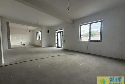 Casă cu 4 camere cu Teren 200 Mp în Central