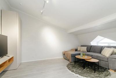 Garsonieră decomandată în Tractorul