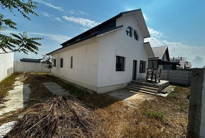 Casă cu 4 camere cu Teren 300 Mp în Central - 3