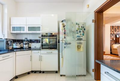 Casă cu 5 camere cu Garaj în Copăceni - 1