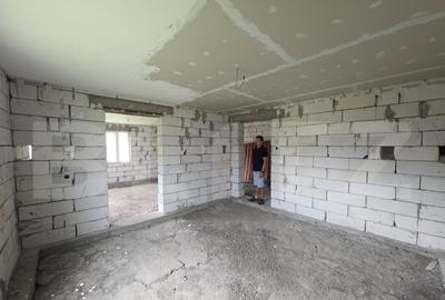 Casa la tara de vanzare, cu 13 ari de teren, la 40 km de Bi - 31