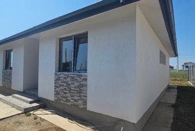 Casa parter 4 camere - La intrare in Com.Berceni - 2