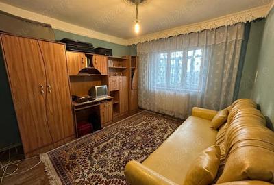 Proprietar - Apartament cu 3 camere, 94 mp, zona TRAIAN - PRIMARIE; PRET FIX - 8