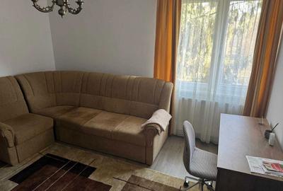 Apartament cu 3 camere decomandat în 7 Noiembrie