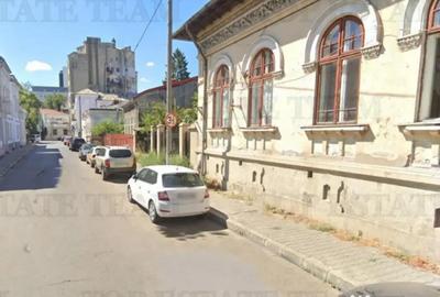 Teren de 1056 mp, în Unirii - 4