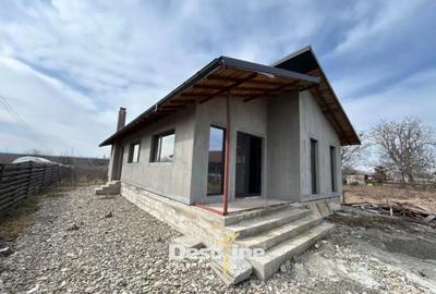 Casă cu 4 camere cu Teren 560 Mp în Girov - 12