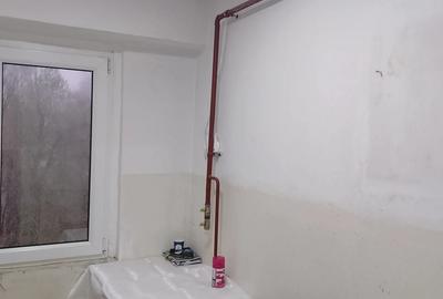 Apartament cu 2 camere semidecomandat în Micro 38