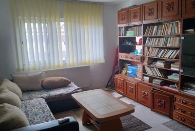 Apartament cu 2 camere decomandat, mobilat în Crihala
