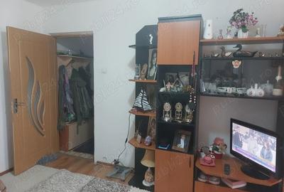 Apartament cu 2 camere semidecomandat în Km 4-5 - 2