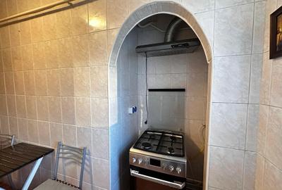 Apartament cu 2 camere decomandat în - 8
