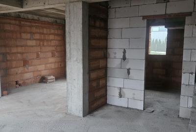 Duplex cu 4 camere cu Canalizare în Ipotești - 20