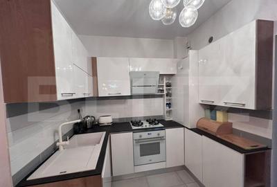 Apartament cu 4 camere semidecomandat în 1 Mai - 16