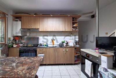 Casă individuală cu 4 camere cu Canalizare în Grigorescu