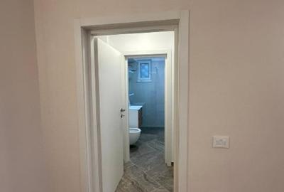 Vand apartament proaspat renovat , finisaje lux - 9