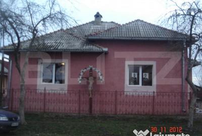 Casă cu 2 camere cu Teren 5600 Mp în Central - 11