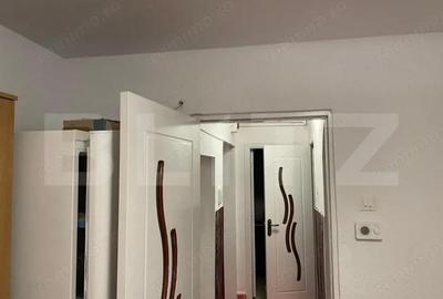 Apartament cu 3 camere semidecomandat, mobilat în Rovinari - 5