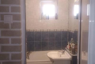 Apartament cu 3 camere semidecomandat în Poiana Sărată - 1