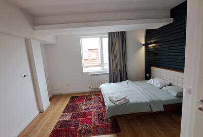 APARTAMENT 3 CAMERE   CU 3 BAI - LUX - LOC PARCARE - COMISION 0 - 21