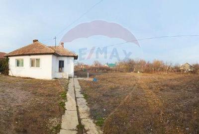 Casă cu 4 camere cu Garaj în Vlădila - 1