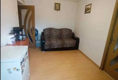 Apartament cu 3 camere semidecomandat în Central - 2