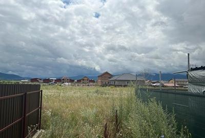 Teren de casa intravilan, zona Tarlungeni - Izvor! - 3