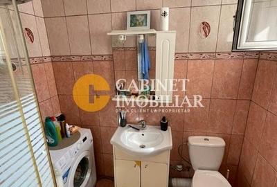 Tudor Vladimirescu str Tepes Voda - decomandat- an 1978 - mobilat - 6