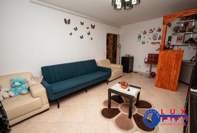 Apartament cu 3 camere decomandat în C5 - 2
