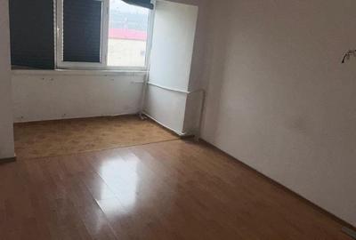 Apartament cu 3 camere decomandat în Central - 2