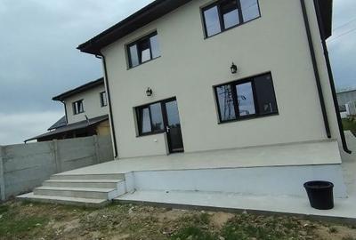 Casă cu 4 camere în Central - 4