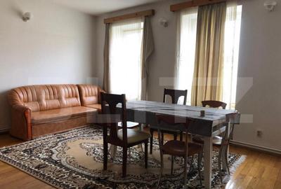 Casă cu 7 camere cu Canalizare în Central - 6